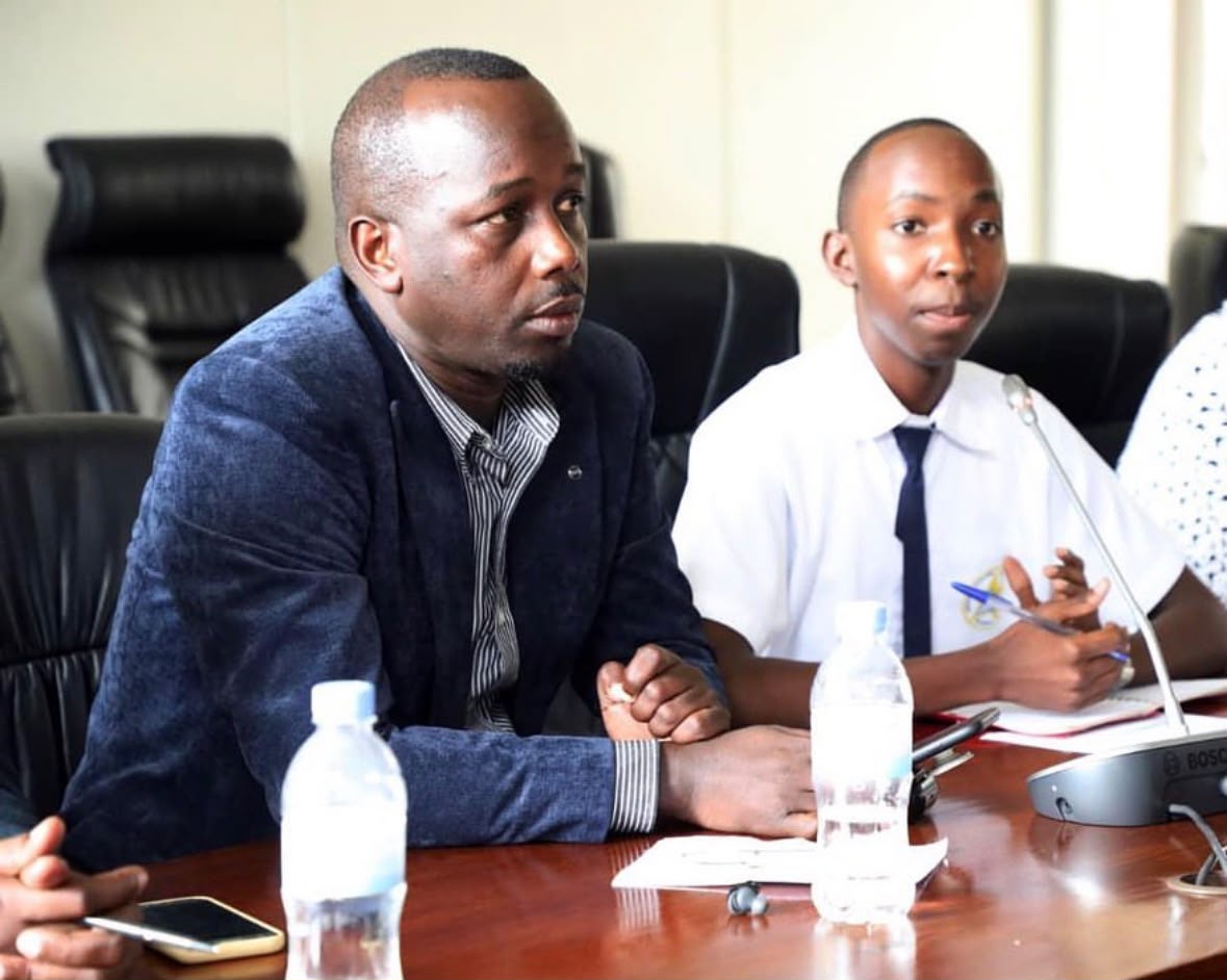 Community voices improve school accountability